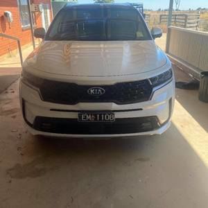 Meet your Posher, Em